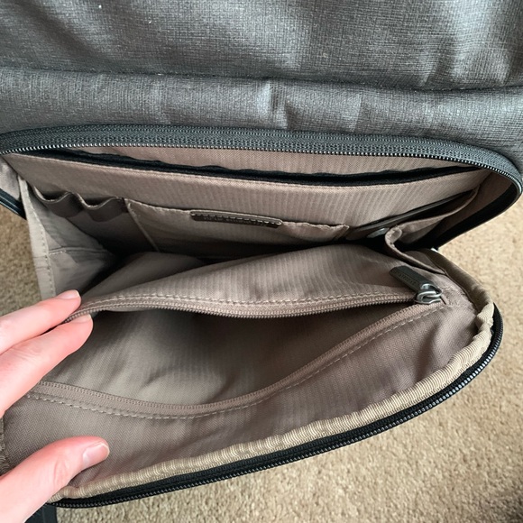 Briggs and Riley large Backpack - Picture 8 of 16